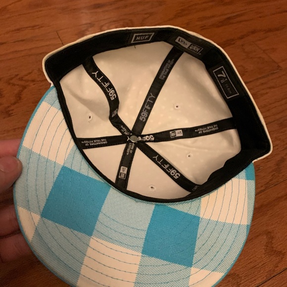 Huf fitted reflective new era fitted 7 1/8 - Picture 3 of 5